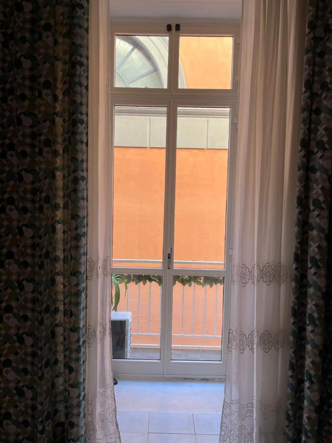 Dory'S Room Camera Nel Cuore Di Napoli ภายนอก รูปภาพ