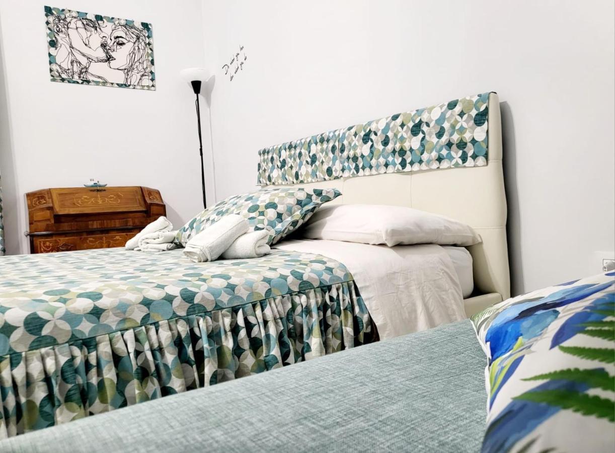 Dory'S Room Camera Nel Cuore Di Napoli ภายนอก รูปภาพ