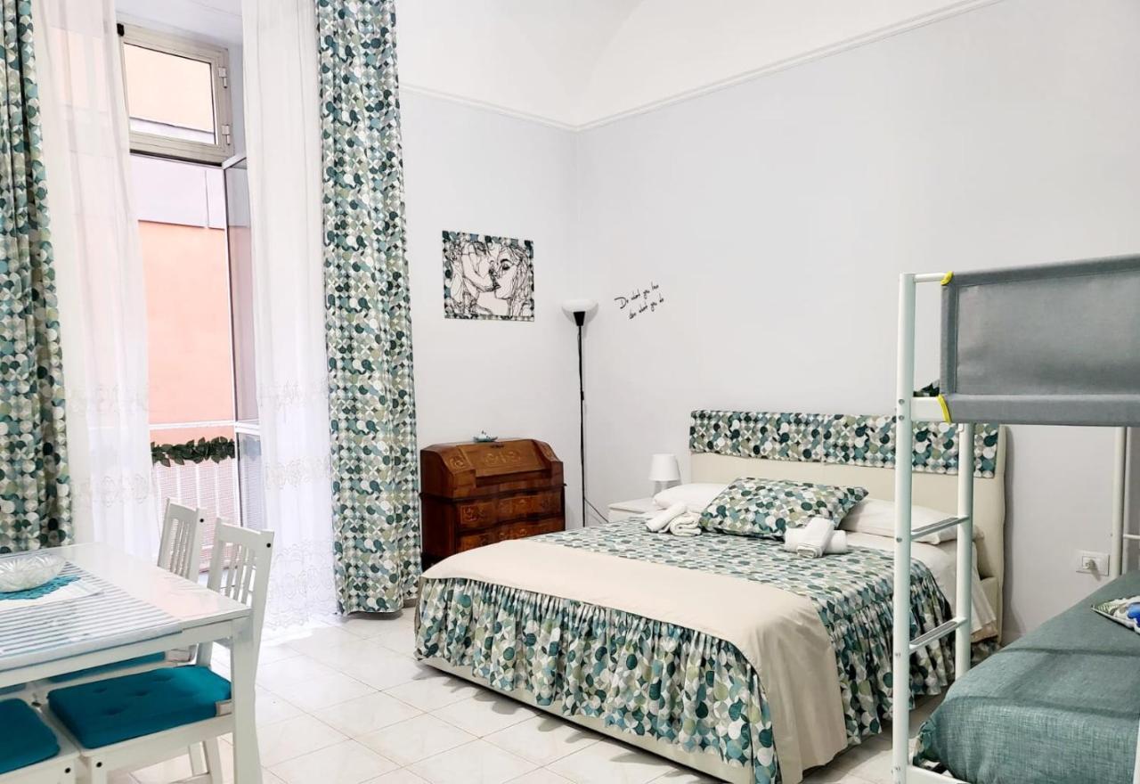 Dory'S Room Camera Nel Cuore Di Napoli ภายนอก รูปภาพ
